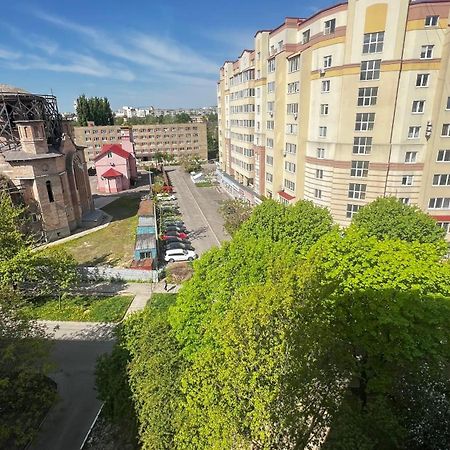 Apartment On Bukovinska Ровно Экстерьер фото