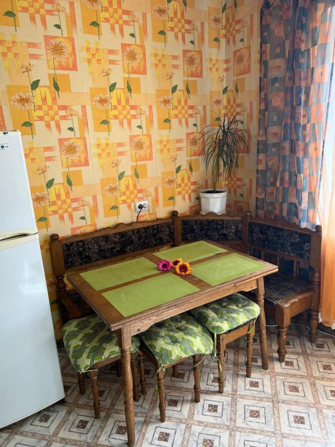 Apartment On Bukovinska Ровно Экстерьер фото